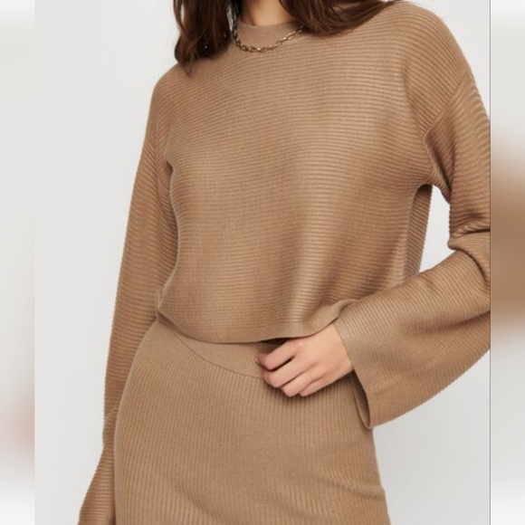 Dynamite wide sleeve crew neck sweater - Picture 2 of 3